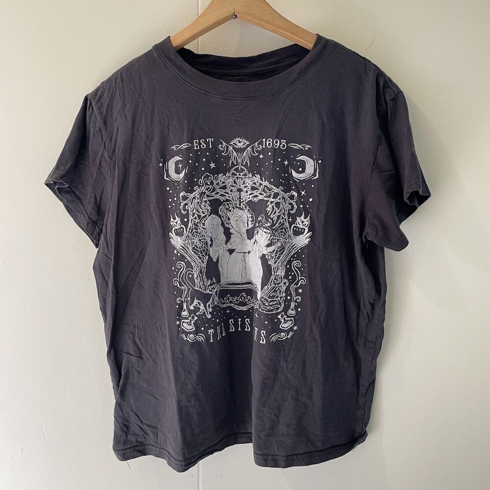 Hocus Pocus The Sisters T-Shirt SIZE M Disney Est 1693 Black Art Graphic Witches